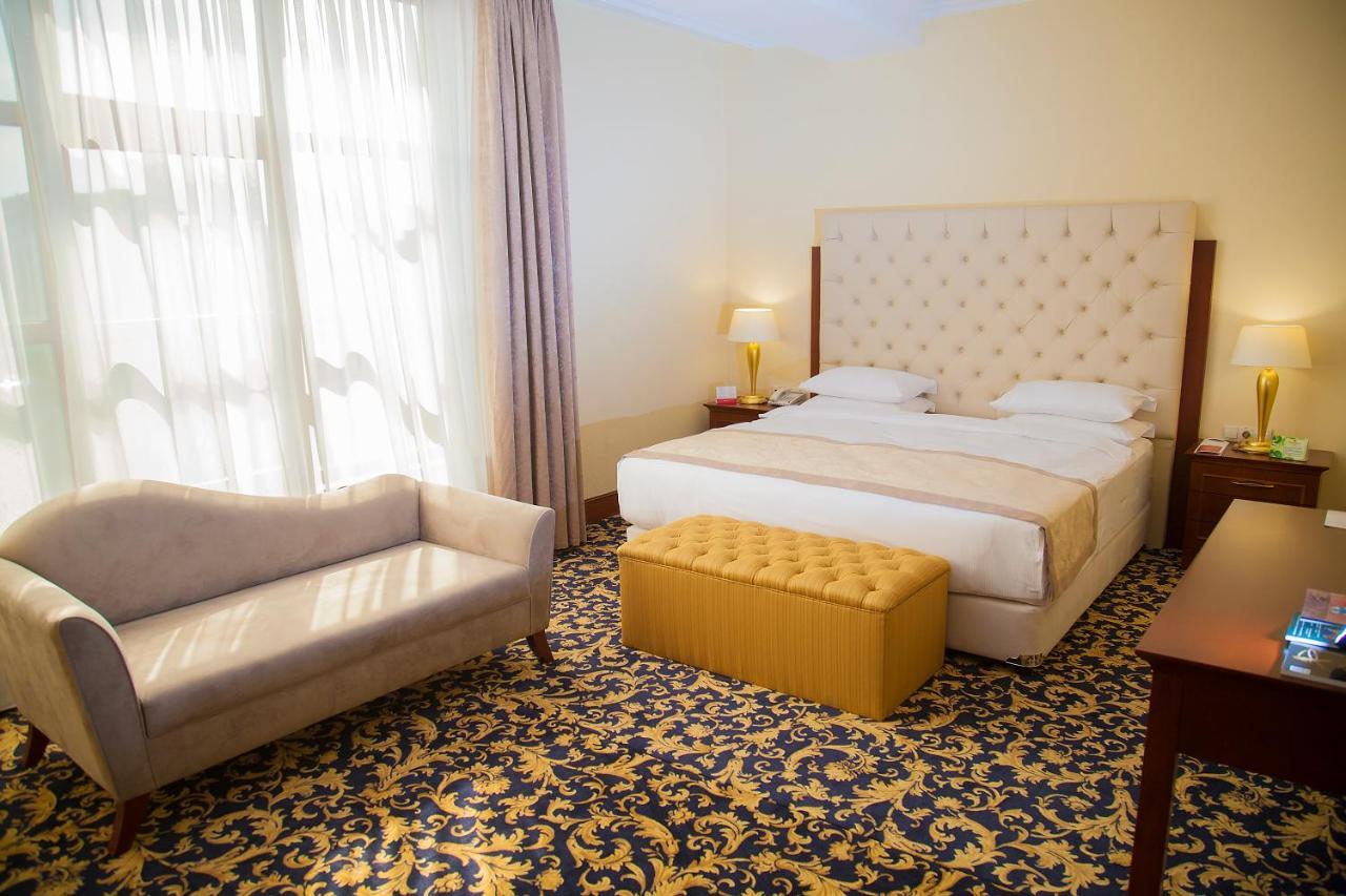 Ramada By Wyndham Almaty Hotel Room photo